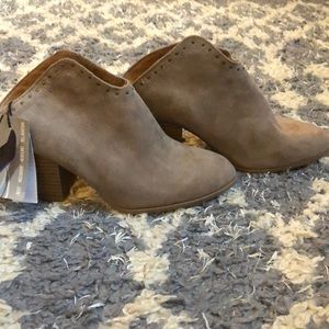 Suede Bootie Heels NWT (7.5)